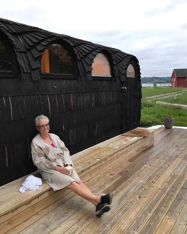 Saga, Badehotell Med Sauna Og Badebrygge - Inderoy Straumen  Экстерьер фото