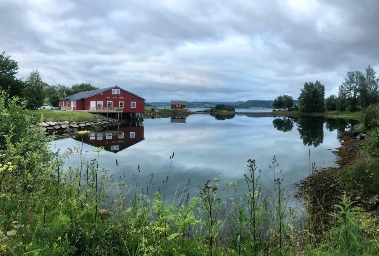 Saga, Badehotell Med Sauna Og Badebrygge - Inderoy Straumen  Экстерьер фото